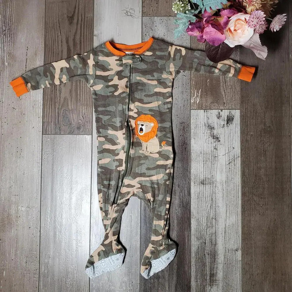 Child of Mine by Carter's Size 6-9m Green and Orange Camo Footed Sleeper GUC - Picture 7 of 11